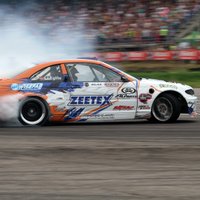 Latvijas drifta braucējiem pirmā un trešā vieta 'Drift Allstars' Eiropas seriāla Rīgas posmā