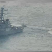Tramps uzdod armijai iznīcināt Irānas ātrlaivas, ja tās vajā ASV karakuģus