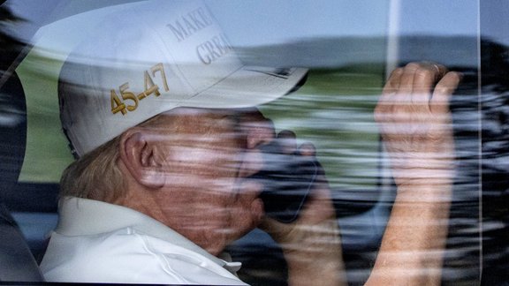 Tramps aicinājis Putinu nākt klajā ar priekšlikumu, kas netiktu uzreiz noraidīts, apgalvo avoti