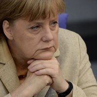 Merkele: ES nonāks dziļākā krīzē, izaugsmi veicinot ar jauniem aizņēmumiem