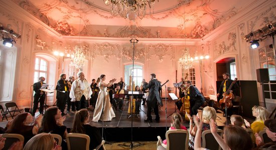 Ar krāšņiem koncertiem Rundāles pilī noslēgsies Senās mūzikas festivāls