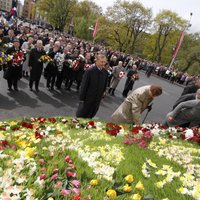 ФОТО: около памятника Свободы создали "цветочную Латвию"