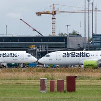 В понедельник коалиция рассмотрит вопрос о смене руководства airBaltic; собрание акционеров авиакомпании состоится 21 января