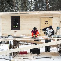 Tukuma dzīvnieku patversmē uzcelta silta kaķu māja