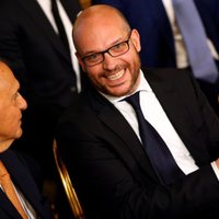 Itālijas Eiropas lietu ministra amatā iecelts Salvīni līdzgaitnieks Fontana