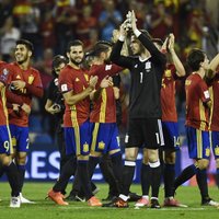 Испания поедет на чемпионат мира в Россию, Украина продолжает борьбу