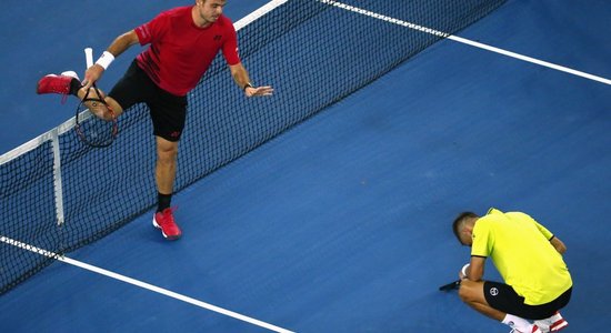 ВИДЕО: Вавринка попал сопернику в пах и вышел во второй круг AusOpen