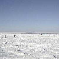 Запрет находиться на льду рижских водоемов отменен