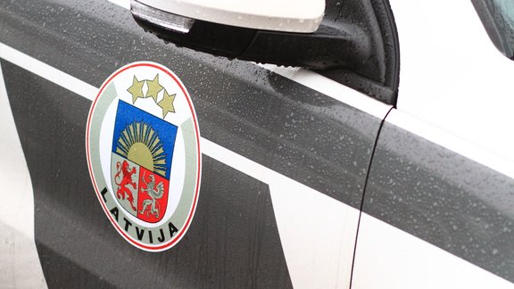 Policija saņem jaunus auto - 40