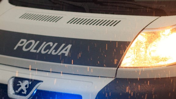 Policija saņem jaunus auto - 28