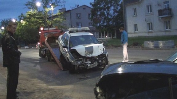 BMW vs policijas auto - 1