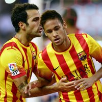 'Barcelona' un 'Atletico' cīnās neizšķirti pirmajā Spānijas Superkausa spēlē