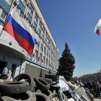 В Луганске захватчики здания СБУ готовятся к отражению штурма силовиками