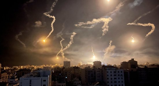 No Libānas izšautas 30 raķetes, saka Izraēlas armija