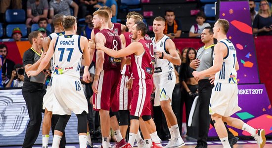 Video: Brīnummetieni, roku palaišana un Latvijas zaudējums 'Eurobasket 2017' ceturtdaļfinālā