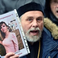 В Киеве после убийства правозащитницы Ноздровской люди вышли на митинг