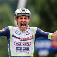 'Giro d'Italia' trešajā posmā uzvar nīderlandietis van der Horns