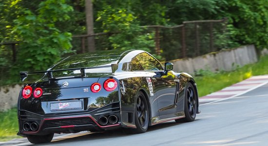 Minišosejas moto apļa posmā Liepiņš ar 'Nissan GT-R' nostiprina līdera statusu