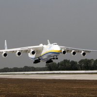 Pasaulē lielākā lidmašīna nolaidīsies Rīgā
