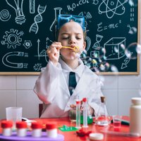 Ņem sodu, citronskābi, cukuru... Kā rosināt bērna interesi par ķīmiju?