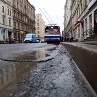 Čaka ielas remontdarbu laikā būs izmaiņas sabiedriskā transporta maršrutos