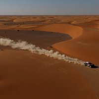 Al-Atijas un Peteransela navigācijas problēmas ļauj Sainsam atrauties Dakaras rallijreidā
