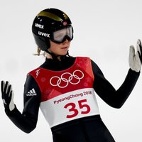 Norvēģiete Lundbija kļūst par otro olimpisko čempioni tramplīnlēkšanā