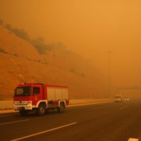 Meža ugunsgrēkos Grieķijā vismaz 60 bojāgājušie