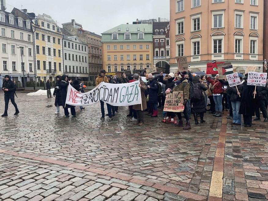 ФОТО. В Риге прошло шествие пропалестинских активистов