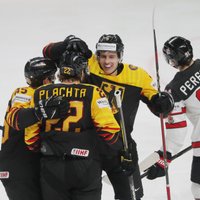Kanādas hokejisti pēc zaudējuma Vācijai nonāk bezdibeņa malā