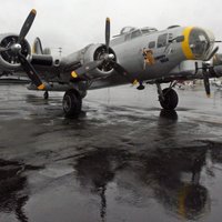 В США разбился бомбардировщик "Летающая крепость" времен Второй мировой войны