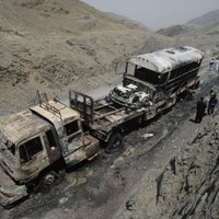 В Пакистане при взрыве военной колонны погибли по меньшей мере 16 солдат
