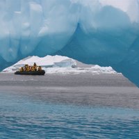 Tūrisms Antarktīdā apdraud gan ceļotājus, gan pašu kontinentu