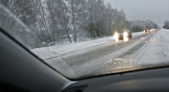 Svētdien avārijās cietuši vairāki autovadītāji un pasažieri