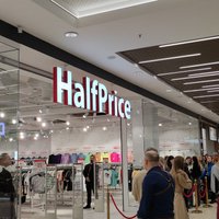 В Akropole открылся первый в Балтии магазин HalfPrice