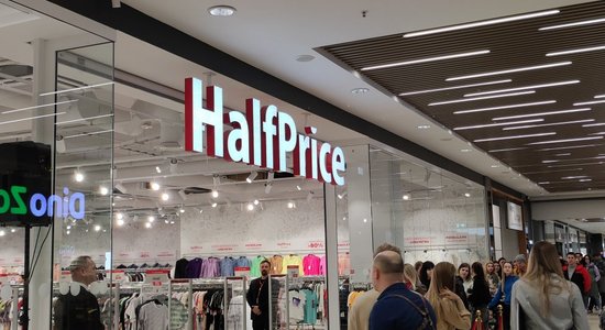 В Akropole открылся первый в Балтии магазин HalfPrice