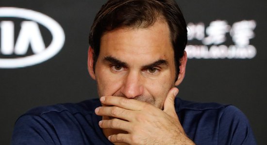 Seškārtējais 'Australian Open' čempions Federers negaidīti apstājas ceturtajā kārtā