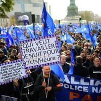 В Париже тысячи полицейских вышли на улицы с протестом