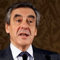Fijons nespētu iekļūt Francijas prezidenta vēlēšanu otrajā kārtā, secināts aptaujā