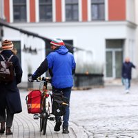 Covid-19 testu skaits audzis par trešdaļu; atklāto saslimšanas gadījumu skaits nemainīgs