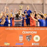 'Nikars' spēlētāji 11. reizi kļūst par Latvijas telpu futbola čempioniem
