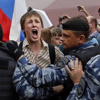 Navaļnija protesti: Masu aizturēšanas un dzeltena pīlīte