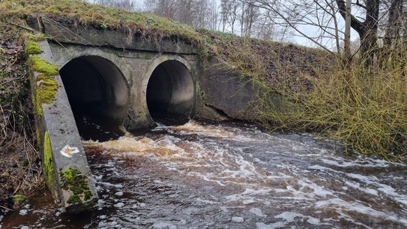 Īvandes upītes ūdenskritums