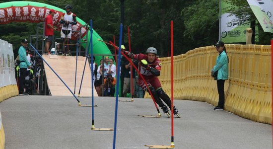 Miks Zvejnieks izcīna otro bronzu pasaules čempionātā skrituļslalomā