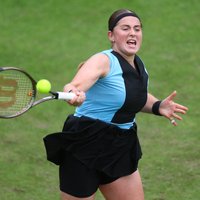 Ostapenko un Kičenokai uzvara Birmingemas turnīra dubultspēļu pirmajā kārtā