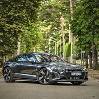 Foto: Latvijā prezentēts 'Audi' sportiskais elektroauto 'e-tron GT'