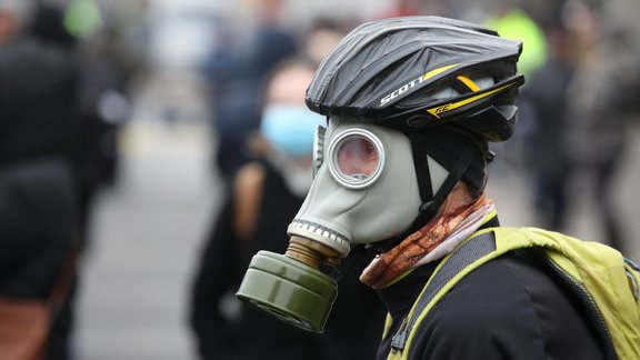 11. novembra krastmalā notiek protests pret Covid-19 ierobežojumiem - 18