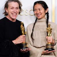 Ķīna no 'Weibo' izdzēš visus nesenos ierakstus par 'Oskara' laureāti Hloju Žao