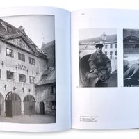 Iznākusi Katrīnas Teivānes monogrāfija par fotogrāfu Robertu Johansonu