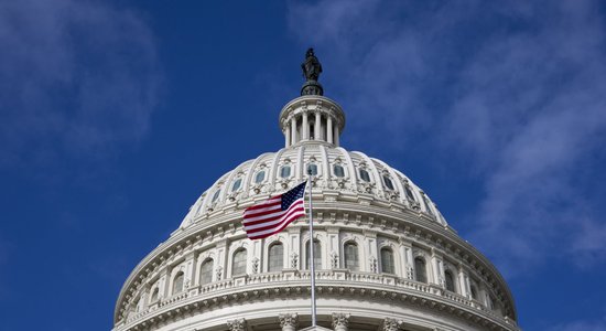Сенат США одобрил законопроект о помощи Украине